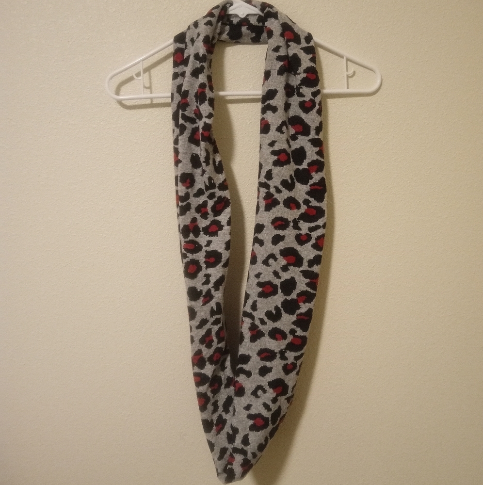 Rampage Gray Infinity Scarf